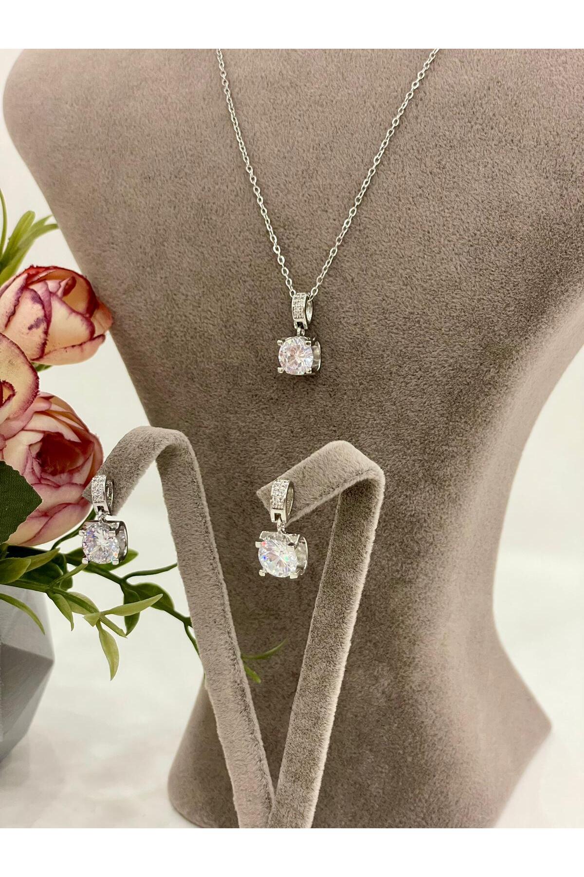 Çelik Karo Detay Şeffaf Kare Taş Kolye Seti