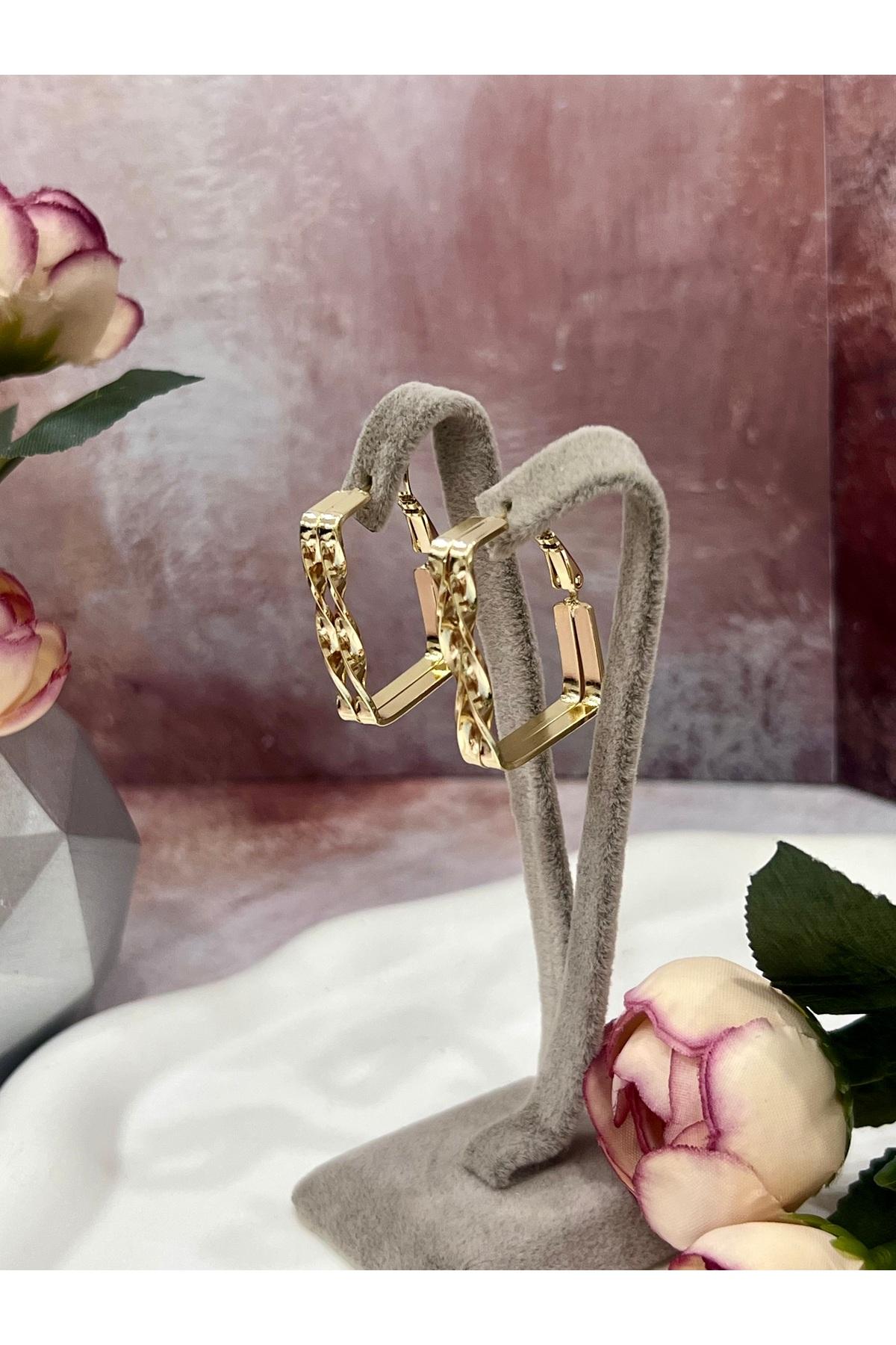 Şık ve Modern Altın Renk Zincir Detaylı Halka Küpe (14K GOLD/3X2CM)