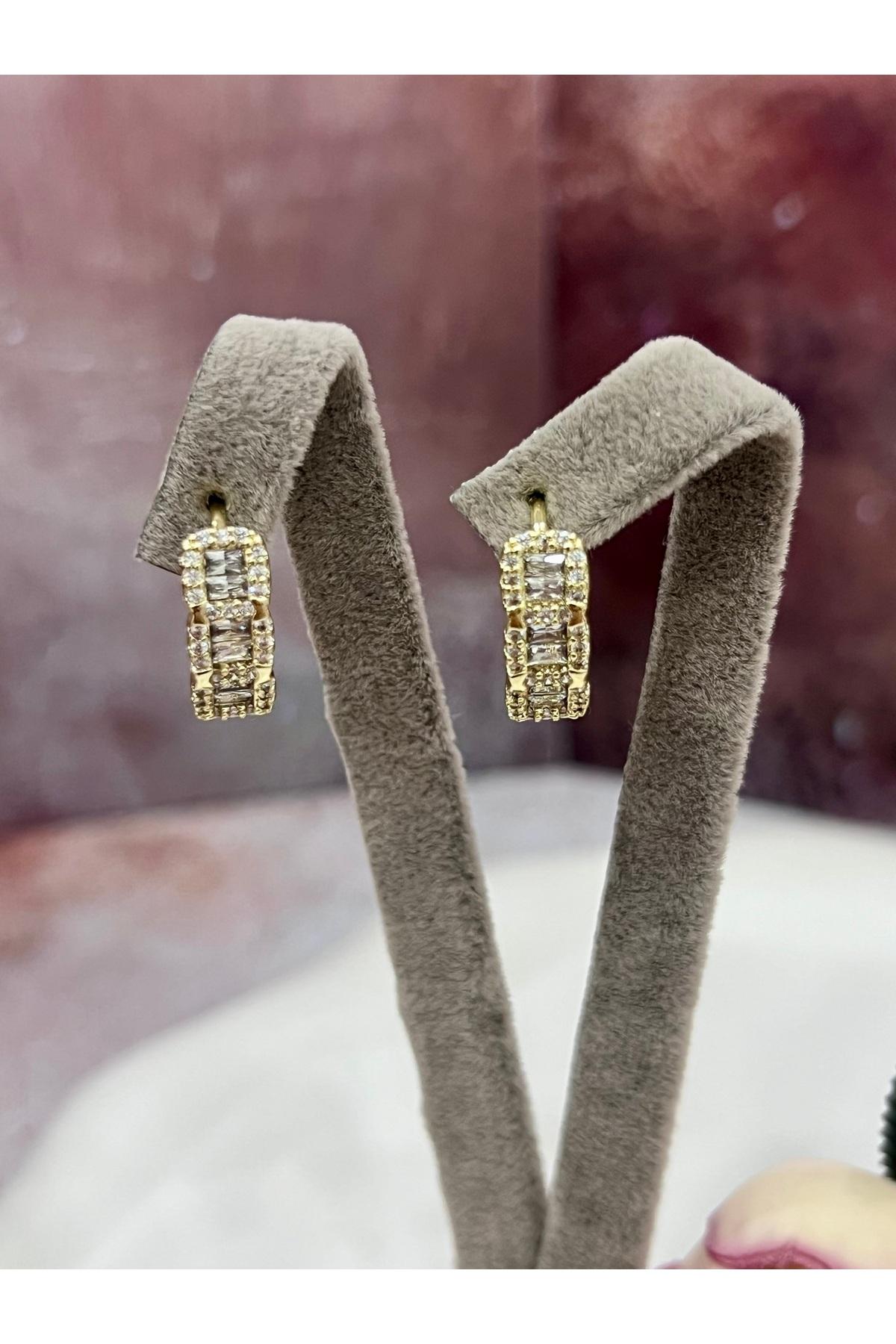 Lüks Seri Beyaz Baget Taşlı Gold Halka Küpe (14k Gold 1,6/0,5cm) - Görsel 2