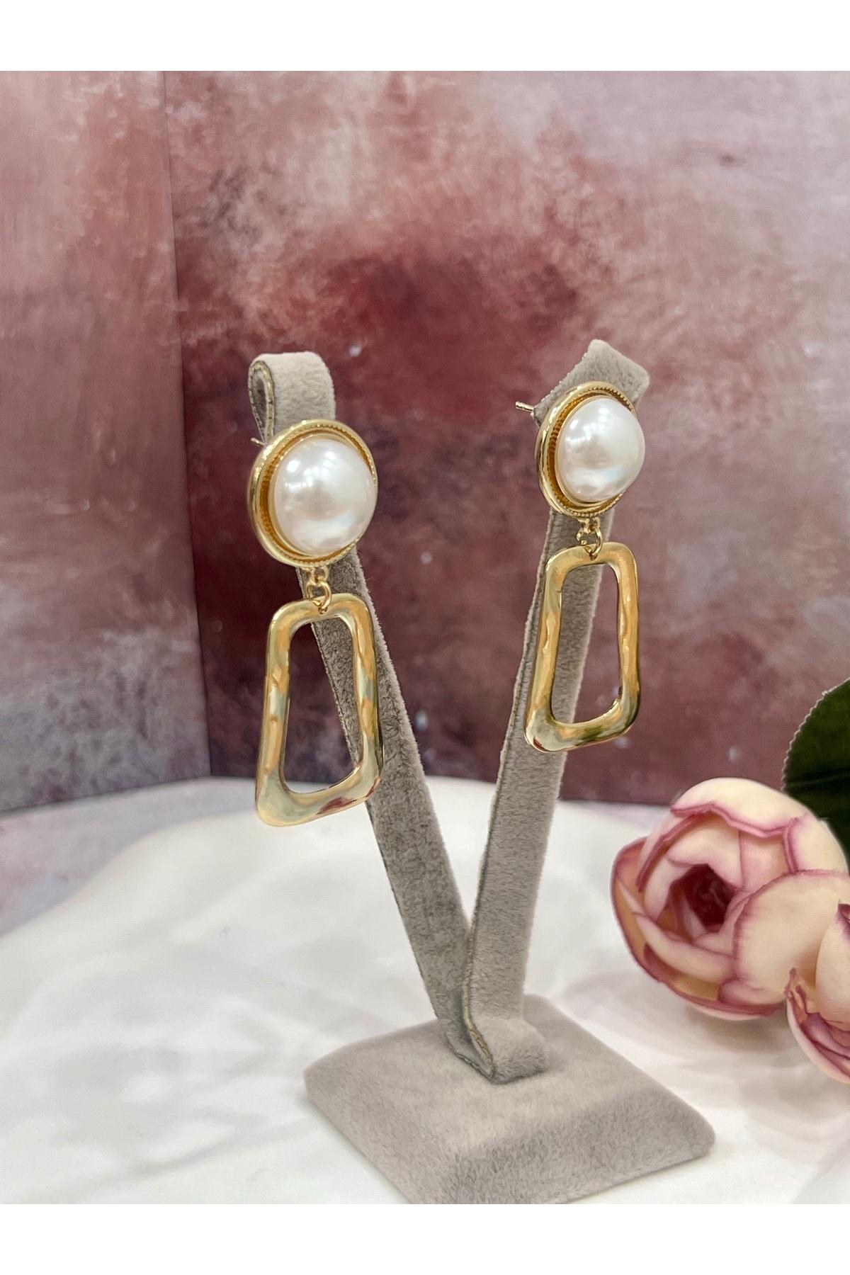 Büyük İnci Uçlu Dikdörtgen Formlu Altın Kaplama Küpe (2x5cm) - Görsel 3