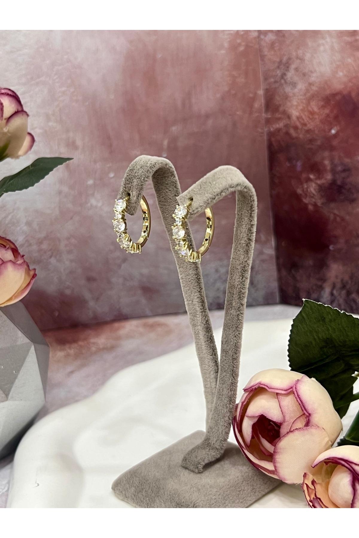 Dört Taş Masalı: Işıltılı Sıralı Gold Küpe (14k Gold 1,6/0,5cm) - Görsel 2