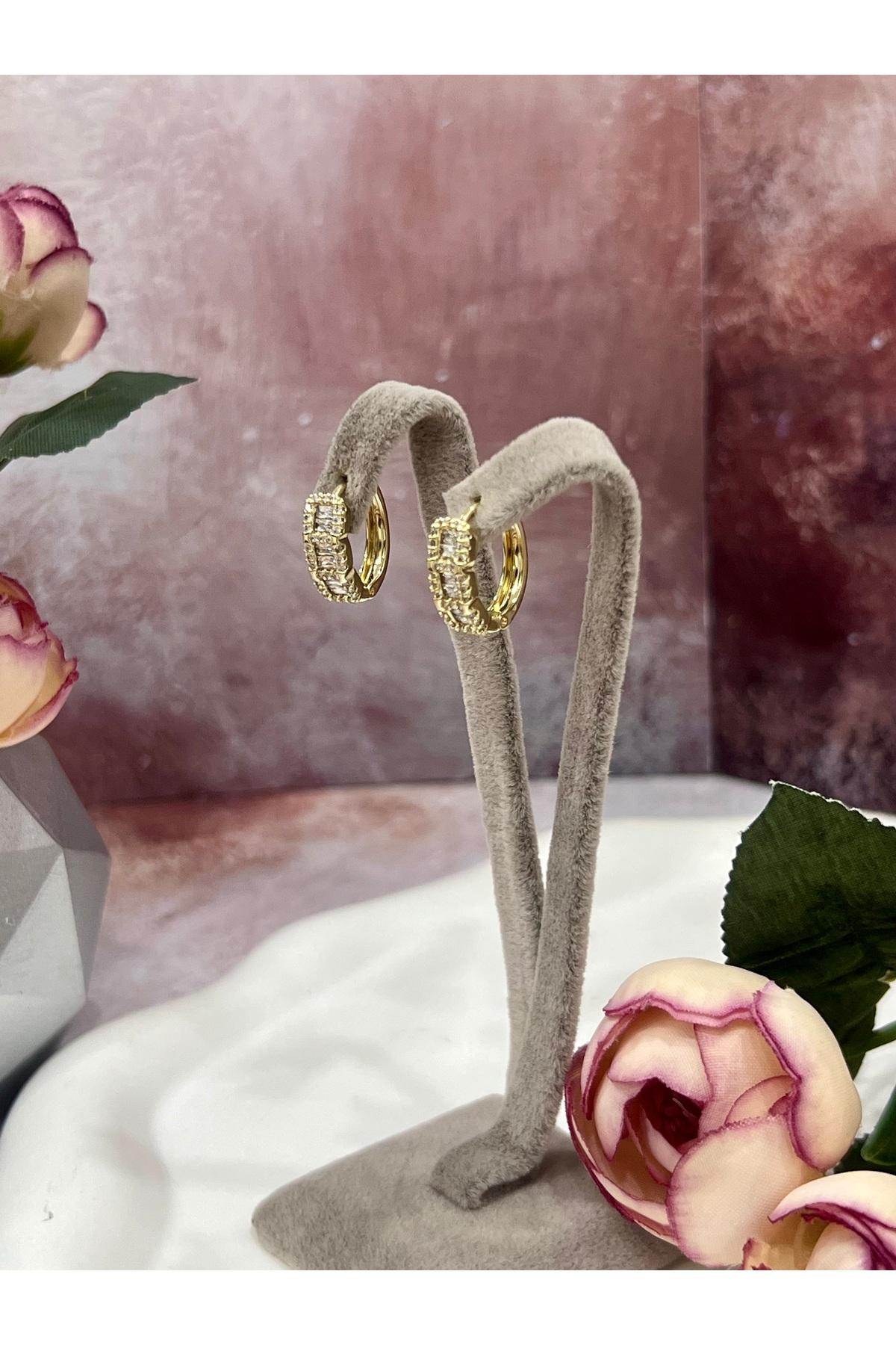 Lüks Seri Beyaz Baget Taşlı Gold Halka Küpe (14k Gold 1,6/0,5cm) - Görsel 4