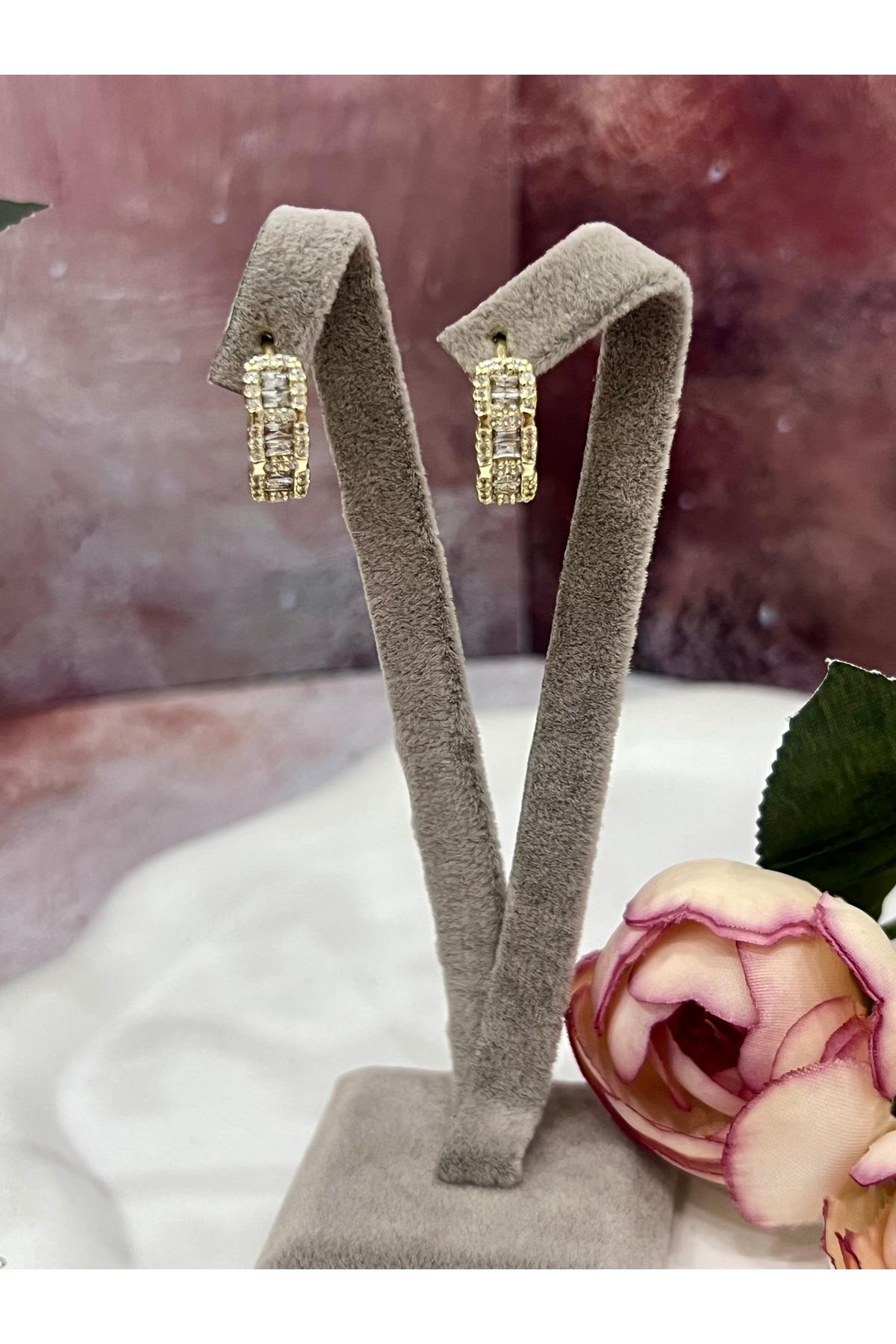 Lüks Seri Beyaz Baget Taşlı Gold Halka Küpe (14k Gold 1,6/0,5cm) - Görsel 3