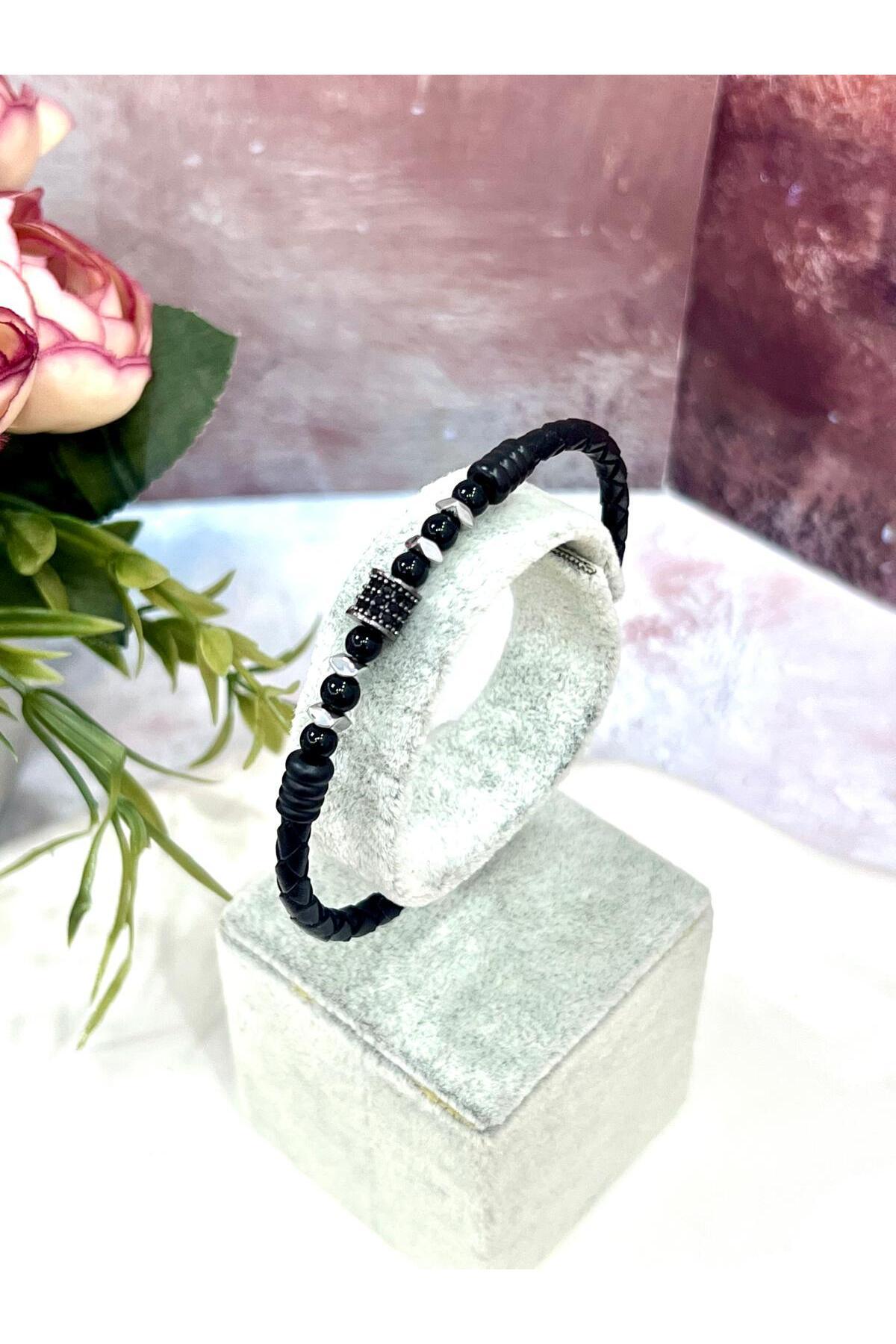 Premium Deri Erkek Bileklik | Siyah Oniks Taşlı Silindir Figür